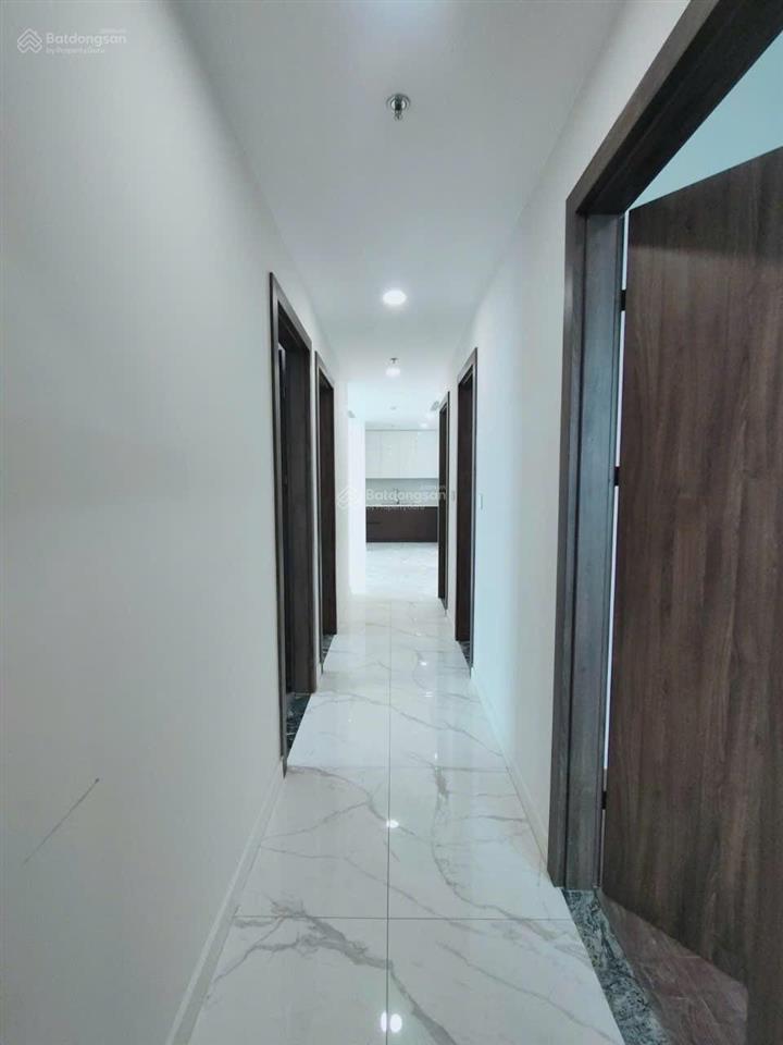Sunshine city quận 7 4pn3wc 132m2đang có hợp đồng thuê 23 triệu /1 tháng