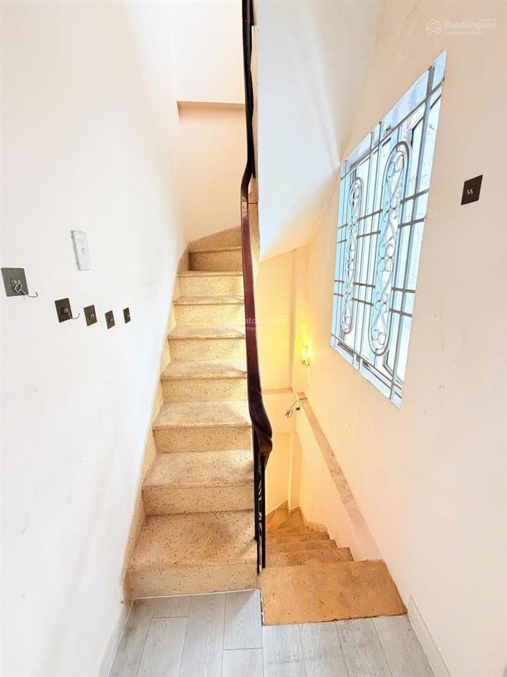 Bán nhà 20m2/3 tầng đường huỳnh văn bánh, phường 17, phú nhuận, giá 4,4 tỷ