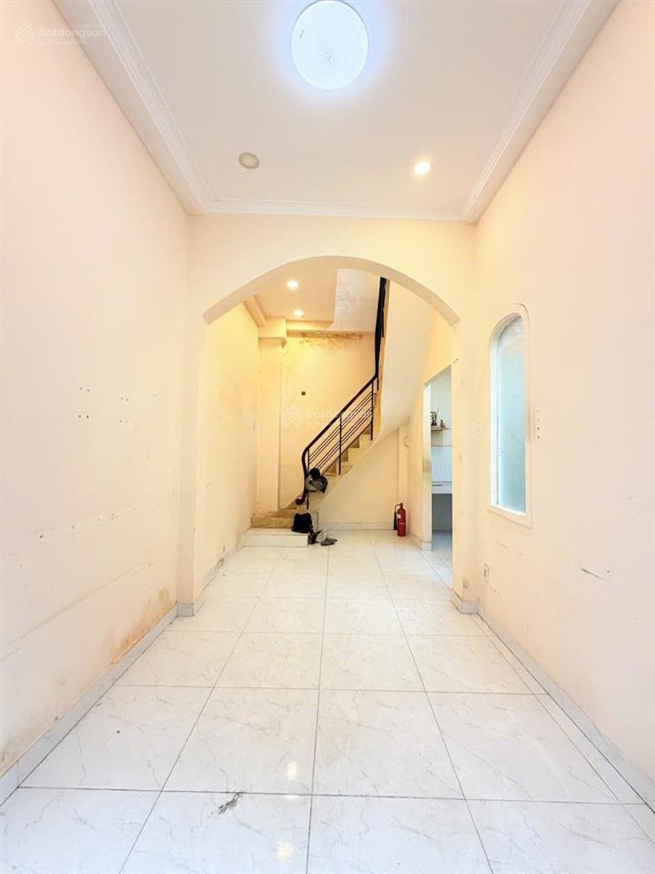 Bán nhà 20m2/3 tầng đường huỳnh văn bánh, phường 17, phú nhuận, giá 4,4 tỷ
