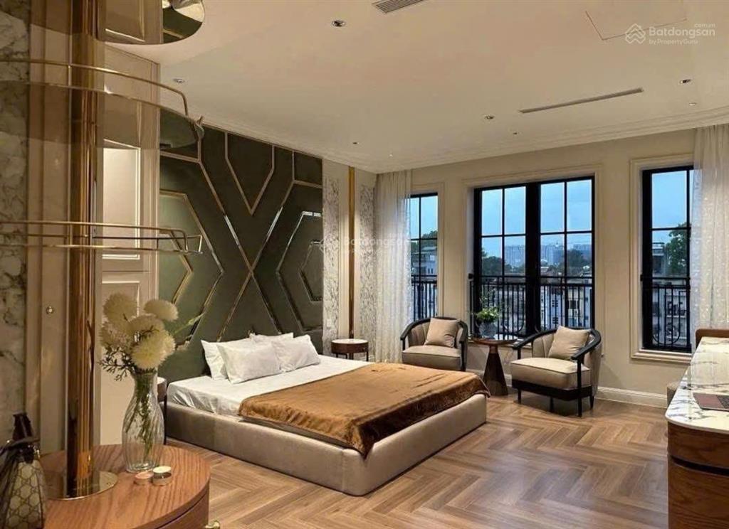 Nhà đẹp phố nguyễn văn cừ, dt 80 m2, 7 tầng, 2 mặt tiền, view hồ, kd