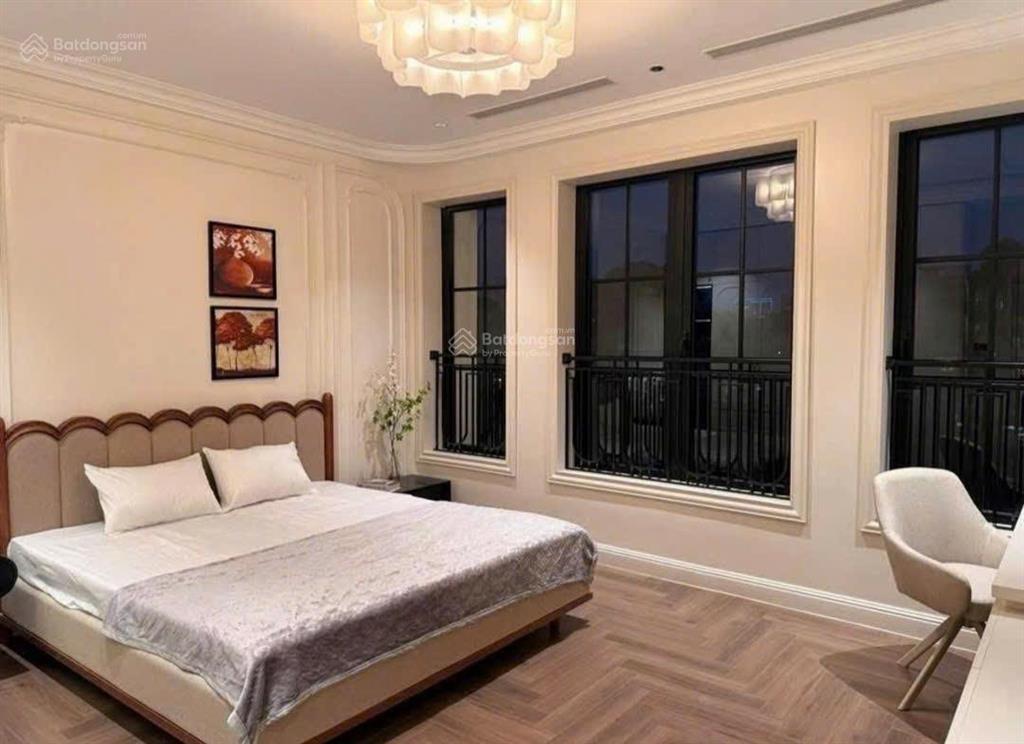 Nhà đẹp view hồ phố hồng tiến, dt 60 m2, 7 tầng, 2 mặt tiền, kd
