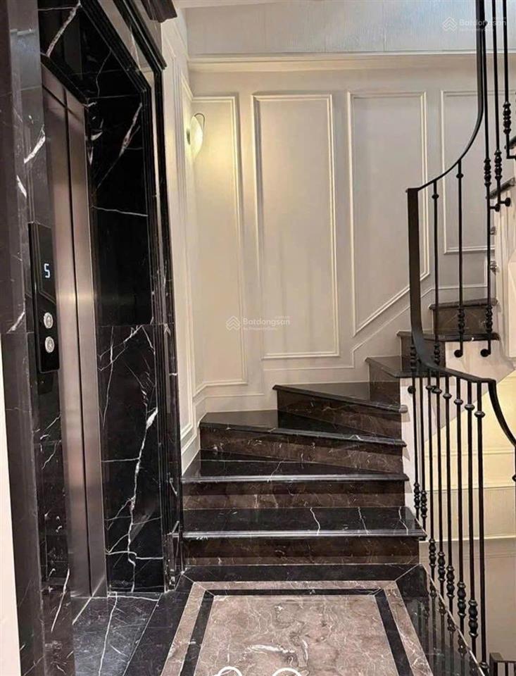 Nhà đẹp view hồ phố hồng tiến, dt 60 m2, 7 tầng, 2 mặt tiền, kd