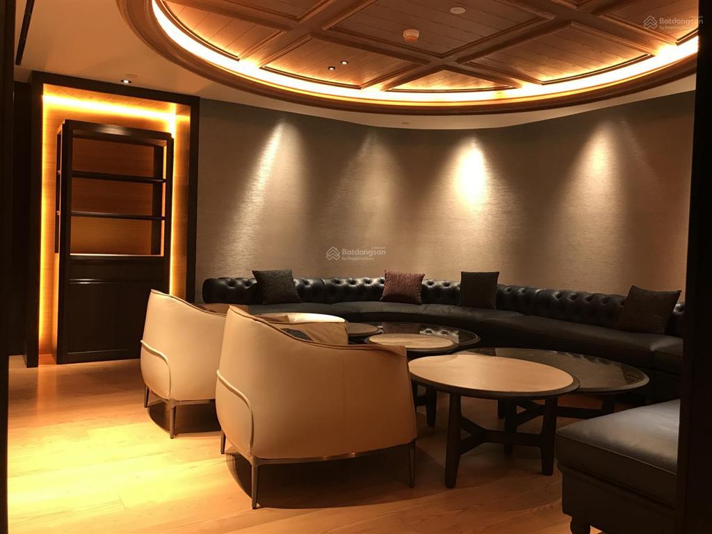 Gia đình đang muốn bán 1 nửa diện tích đất đang sử dụng =80m2 , giá 40 tỷ có thương lượng
