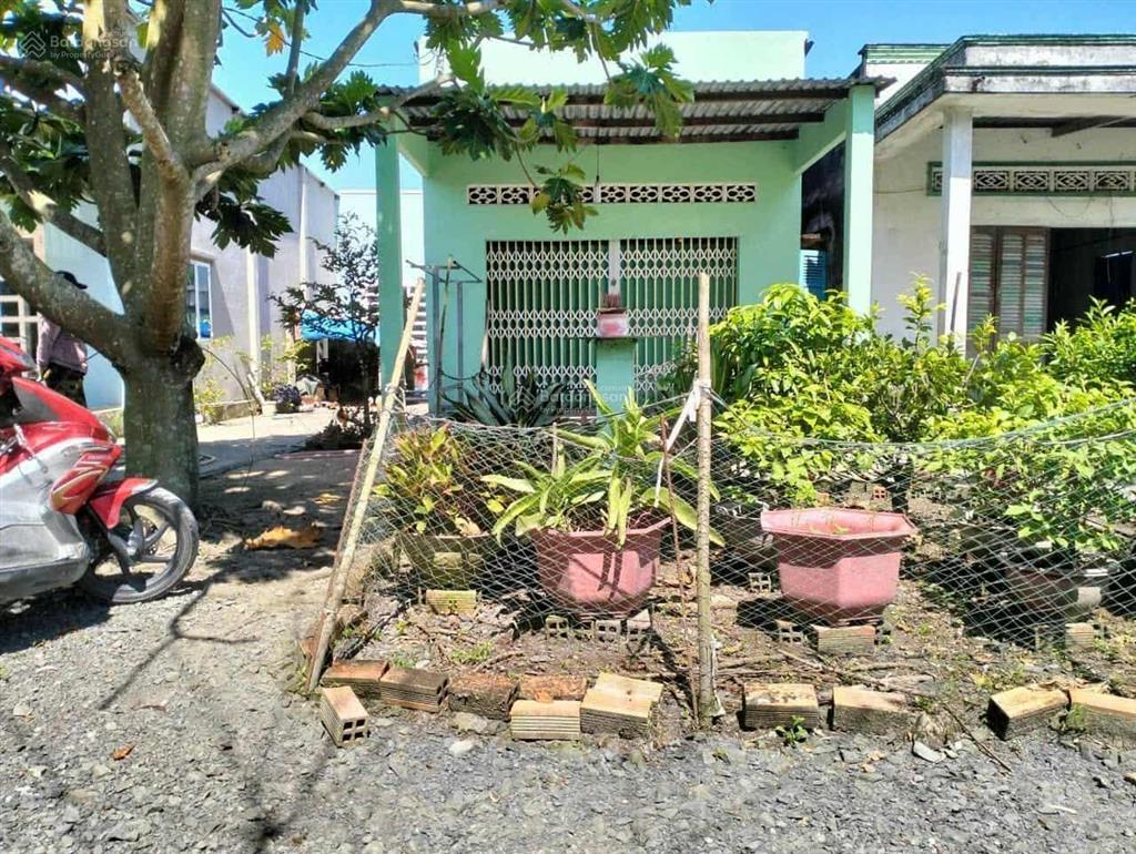 Bán nhà và đất 5x20m giá 550tr, đối diện e.city tân đức, shr, thổ cư,  0704 794 ***