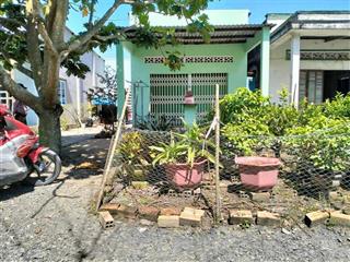 Bán nhà và đất 5x20m giá 550tr, đối diện e.city tân đức, shr, thổ cư,  0704 794 ***