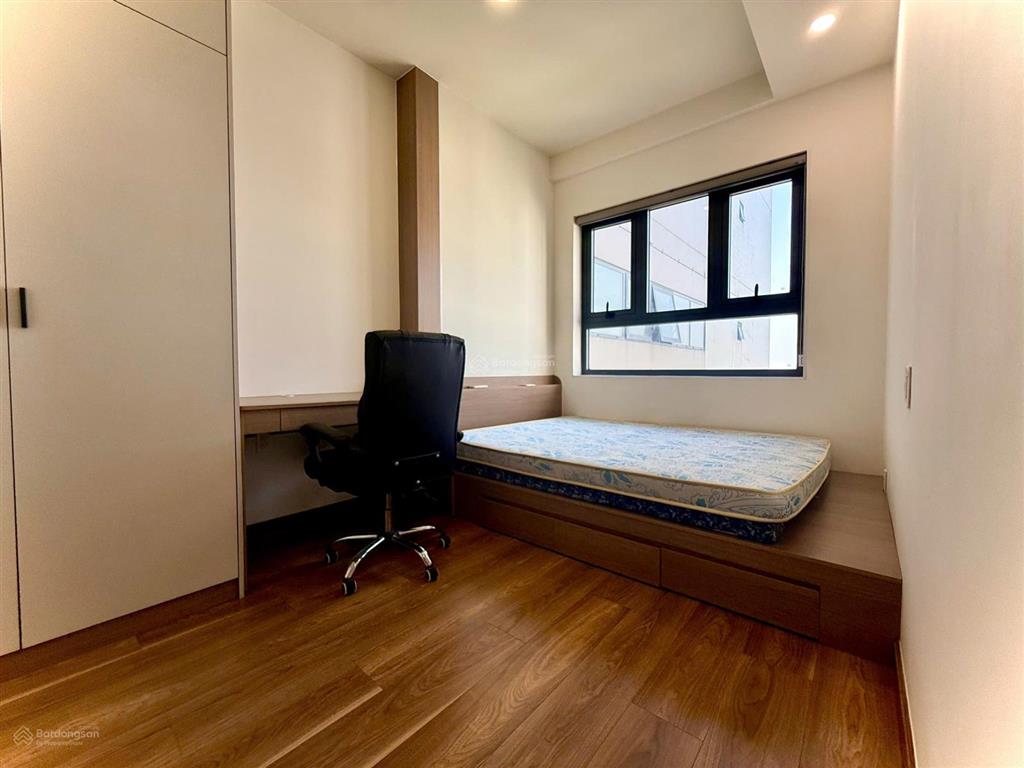 Cần bán căn hộ q7 riverside mặt tiền đường đào trí 1pn  1wc giá 3,2 tỷ full nội thất  0902 537 ***