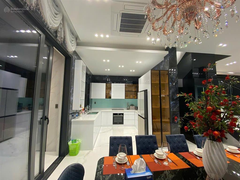 Cần bán biệt thự lô góc đường mỹ thái khu phú mỹ hưng quận 7 giá 80 tỷ  0902 537 ***
