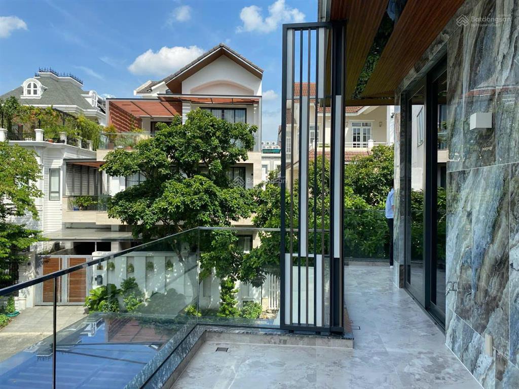 Cần bán biệt thự lô góc đường mỹ thái khu phú mỹ hưng quận 7 giá 80 tỷ  0902 537 ***
