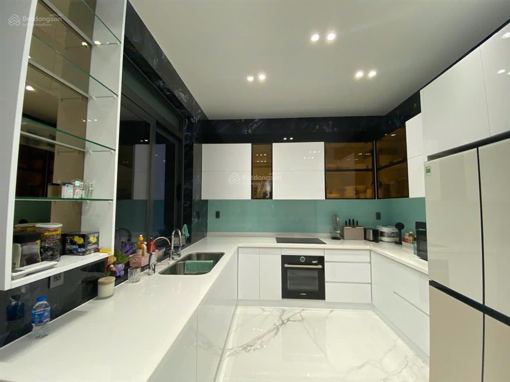 Cần bán biệt thự lô góc đường mỹ thái khu phú mỹ hưng quận 7 giá 80 tỷ  0902 537 ***