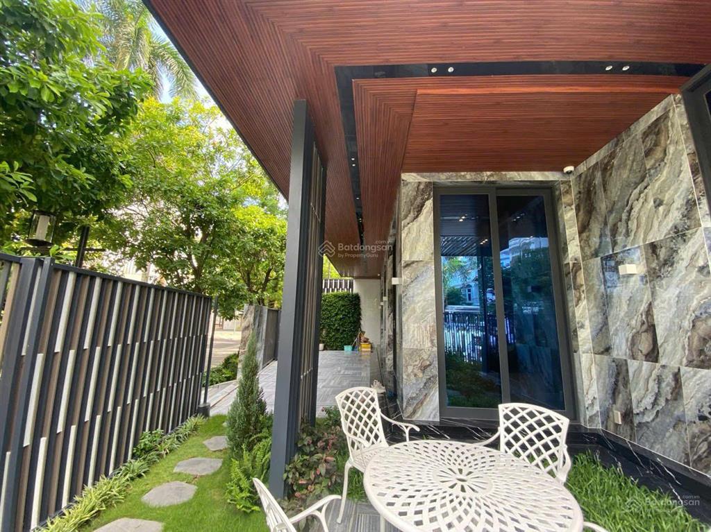 Cần bán biệt thự lô góc đường mỹ thái khu phú mỹ hưng quận 7 giá 80 tỷ  0902 537 ***