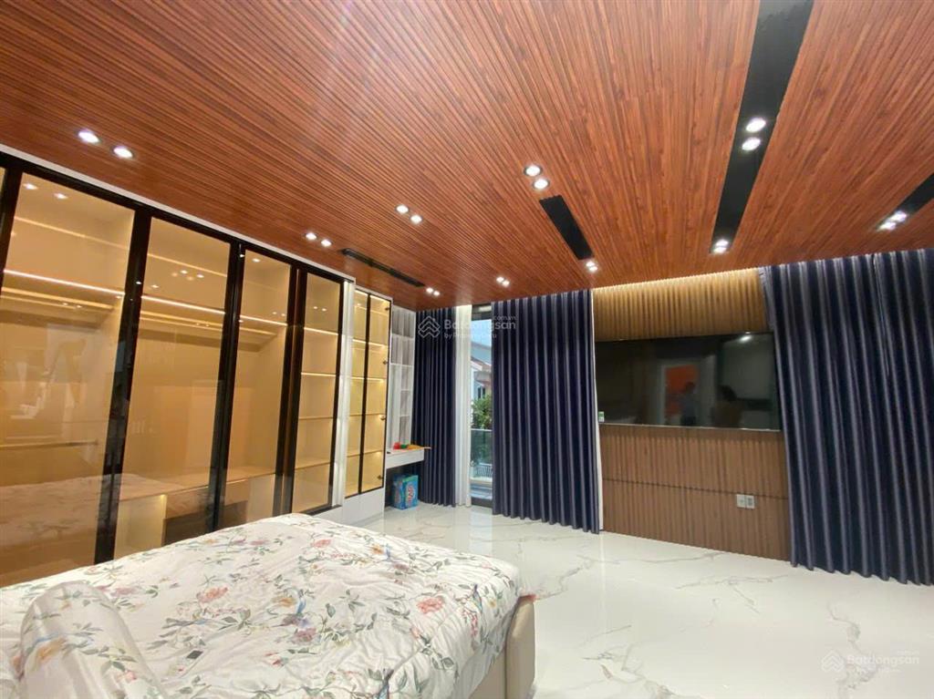 Cần bán biệt thự lô góc đường mỹ thái khu phú mỹ hưng quận 7 giá 80 tỷ  0902 537 ***
