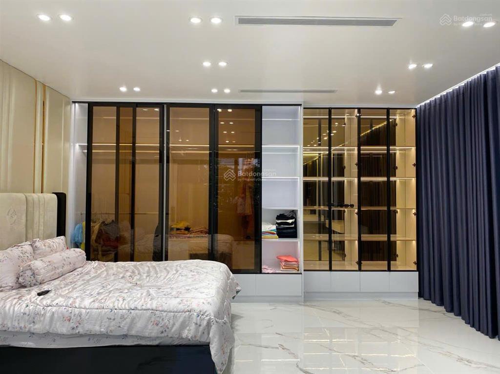 Cần bán biệt thự lô góc đường mỹ thái khu phú mỹ hưng quận 7 giá 80 tỷ  0902 537 ***