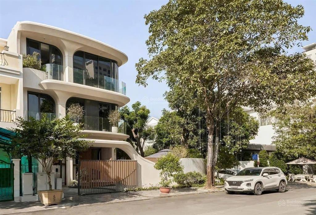 Cần bán lô góc biệt thự khu phú mỹ hưng 120 tỷ quận 7 nhà đẹp giá đầu tư  0902 537 *** như