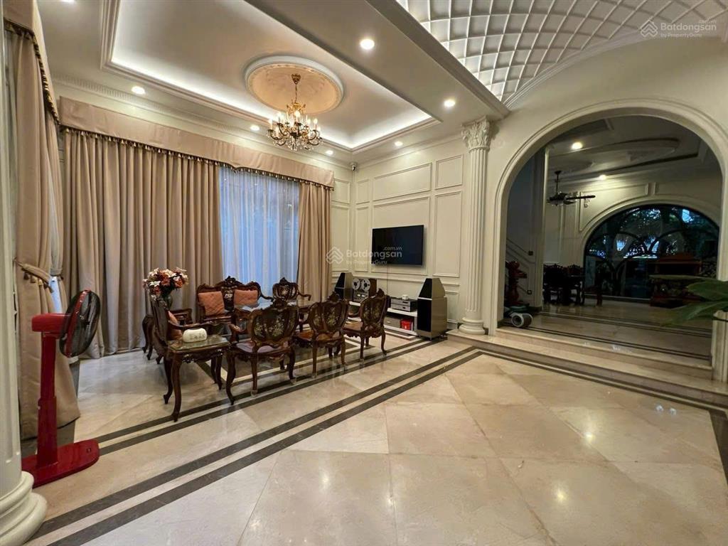 Bán biệt thự đơn lập nam thông đường 23 view công viên khu phú mỹ hưng giá 115 tỷ.  0902 537 ***