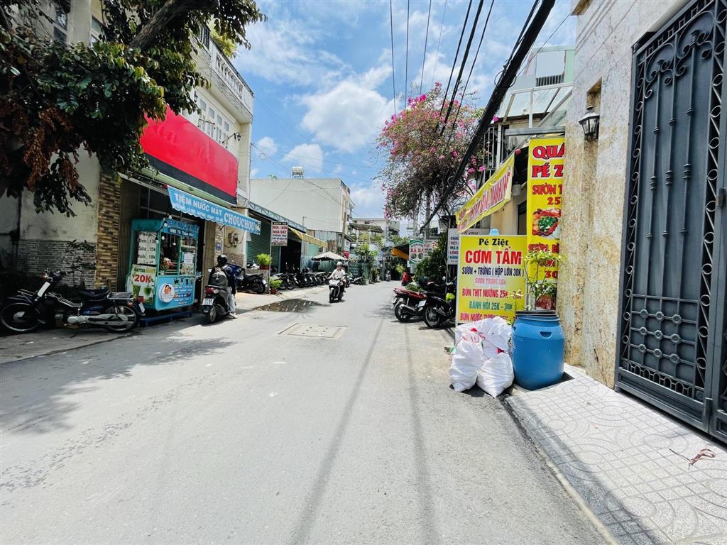 6,9 tỷ  đất mtkd ngay cao đẳng công thương  đường 147 p. phước long b  74m2