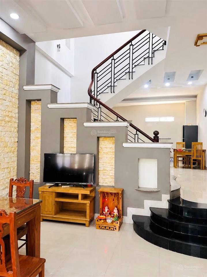 Chỉ 5,6 tỷ nhà 3 tầng 91m (5m x 18,2m) tăng nhơn phú b