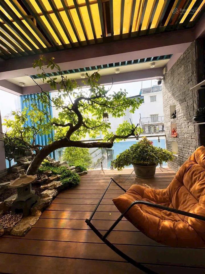 Nhà 3 tầng 2 mặt tiền đẹp ở ngay  gần chợ tăng nhơn phú b