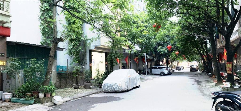 Còn duy nhất 1 lô đấu giá ngô thì nhậm hà đông 48m2 đất vuông văn  để gặp chính chủ ạ.