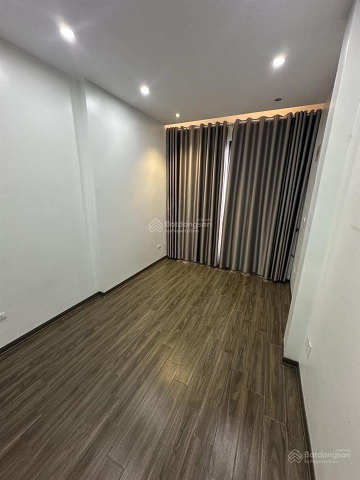 Bán nhà tạ quang bửu, 33m2, 8.2 tỷ, 6 tầng, 10m ra mặt phố, sổ đỏ chính chủ, đẹp, 2 mặt thoáng sáng