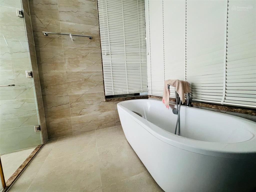 Chính chủ, cần cho thuê gấp biệt thự chateau phú mỹ hưng gia đình đang ở
