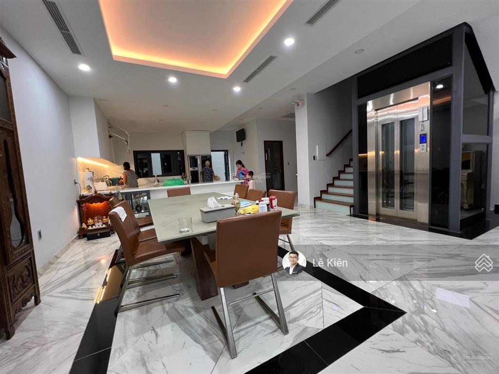 Chính chủ, cho thuê biệt thự phú mỹ hưng, nhà mới 100% nội thất cao cấp và hiện đại