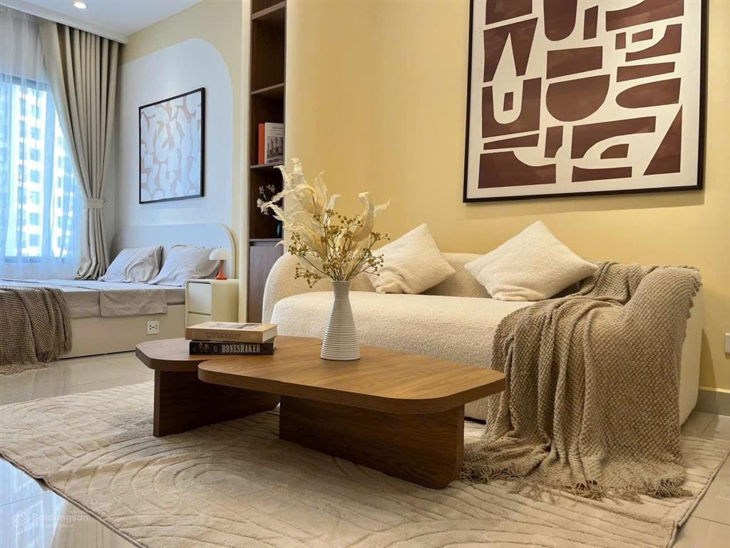 Chính chủ cần bán căn hộ studio 30.8m2 tòa s303 tầng 1608 vinhomes smart .giá 2.3 tỷ bao phí