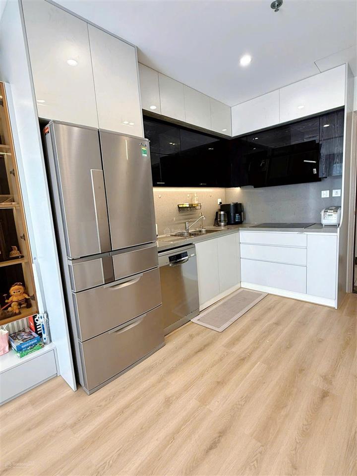 Chính chủ cần bán căn 1pn+ 43m2 tòa s201 tầng 1003 vinhomes smart .giá 3.2 tỷ bao phí