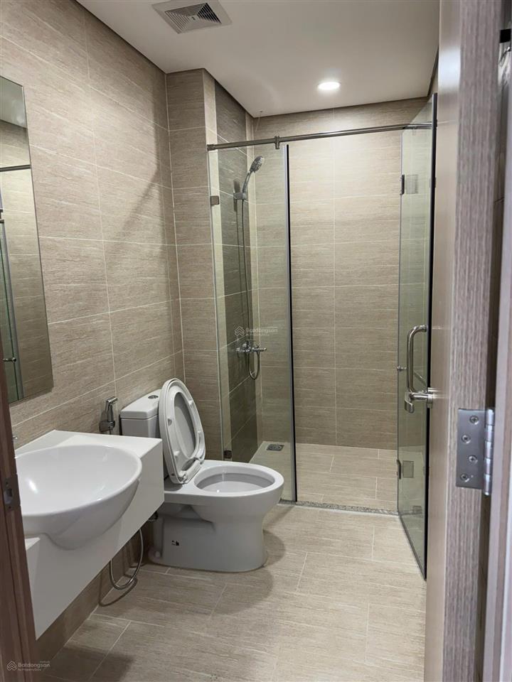 Chính chủ cần bán căn 2pn 64m2 tòa gs5 tầng 2808 vinhomes smart .giá 5.2 tỷ bao phí