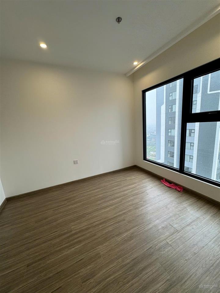 Chính chủ cần bán căn 2pn 64m2 tòa gs5 tầng 2808 vinhomes smart .giá 5.2 tỷ bao phí