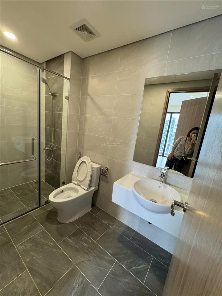 Chính chủ cần bán căn 2pn 64m2 tòa gs5 tầng 2808 vinhomes smart .giá 5.2 tỷ bao phí