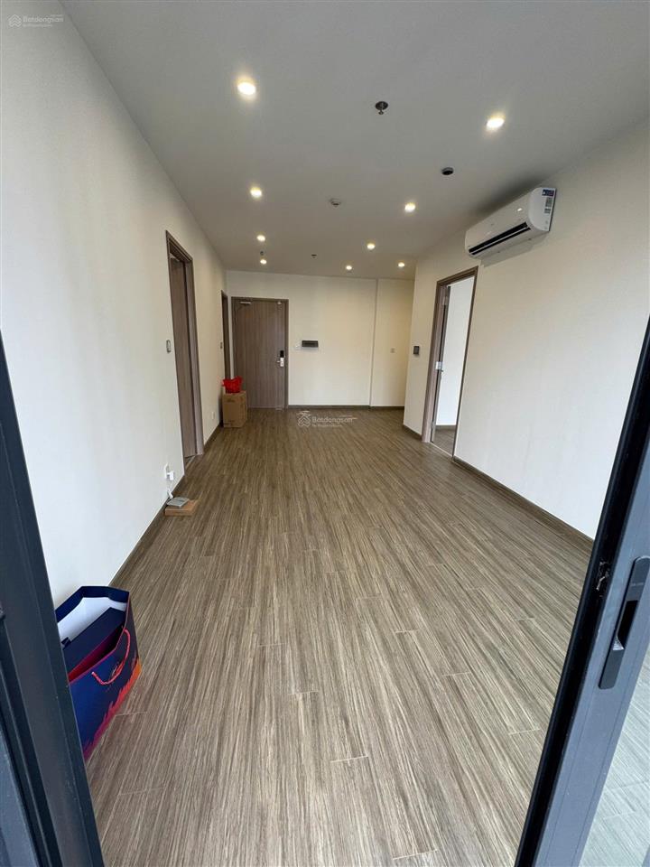 Chính chủ cần bán căn 2pn 64m2 tòa gs5 tầng 2808 vinhomes smart .giá 5.2 tỷ bao phí