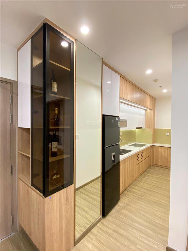 Chính chủ cần bán căn 2pn 64m2 tòa tc1 tầng 2511 vinhomes smart. giá 5.3 tỷ bao phí
