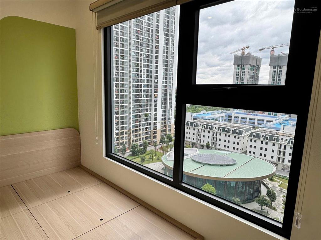 Chính chủ cần bán căn 2pn+ 64m2 tòa sa1 tầng 1201 vinhomes smart. giá 5.4 tỷ bao phí