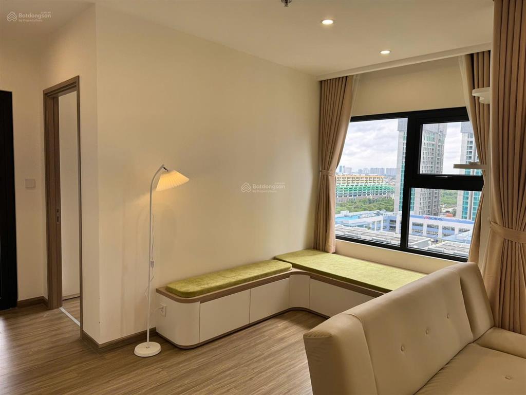 Chính chủ cần bán căn 2pn+ 64m2 tòa sa1 tầng 1201 vinhomes smart. giá 5.4 tỷ bao phí
