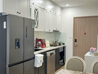 Chính chủ cần bán căn 2pn 55m2 tòa sa5 tầng 2204 vinhomes smart .giá 4.5 tỷ bao phí