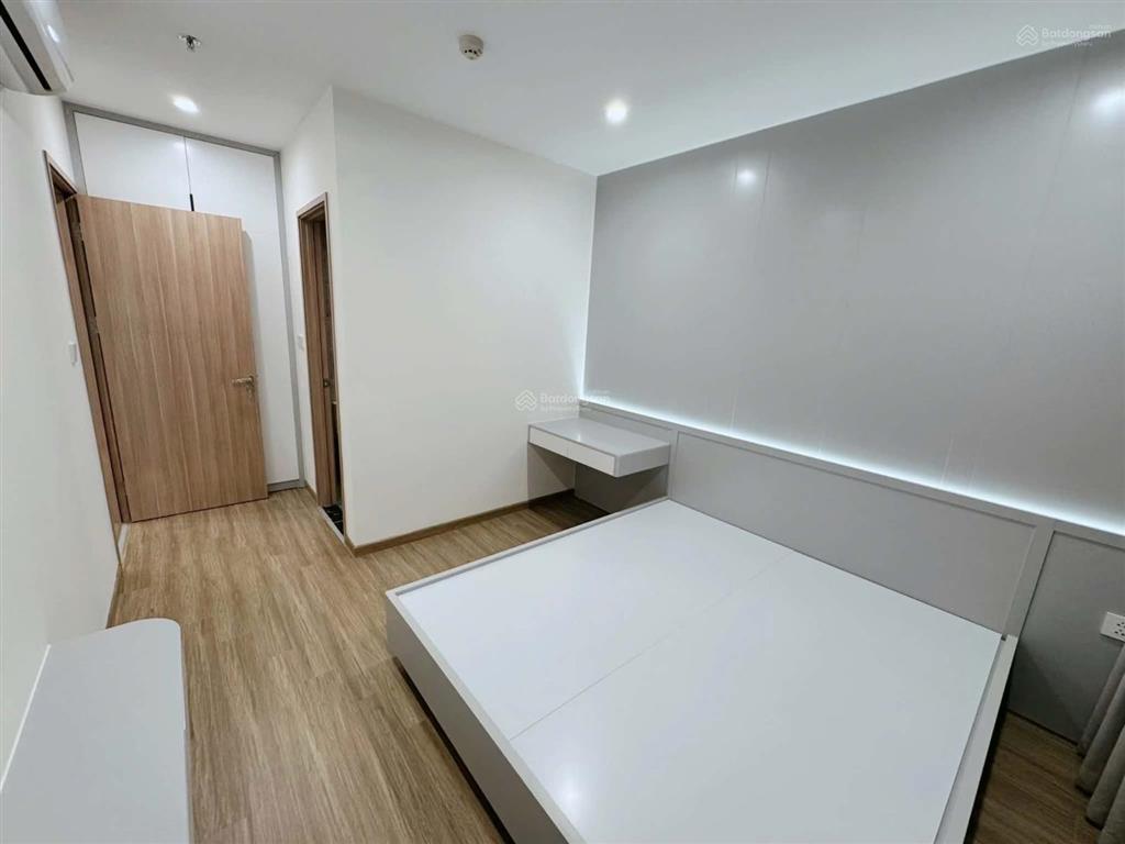 Chính chủ cần bán căn 3pn 80m2 tòa tc2 tầng 2212 vinhomes smart .giá 7.1 tỷ bao phí