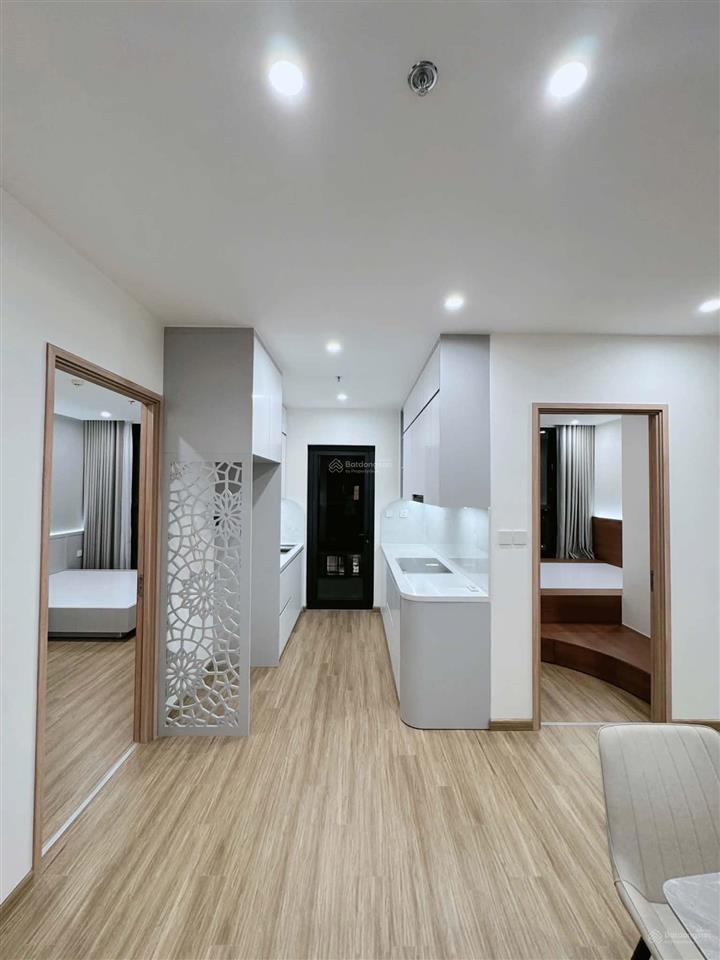 Chính chủ cần bán căn 3pn 80m2 tòa tc2 tầng 2212 vinhomes smart .giá 7.1 tỷ bao phí
