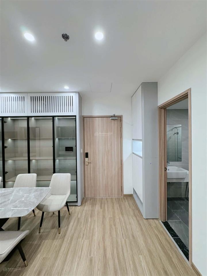 Chính chủ cần bán căn 3pn 80m2 tòa tc2 tầng 2212 vinhomes smart .giá 7.1 tỷ bao phí