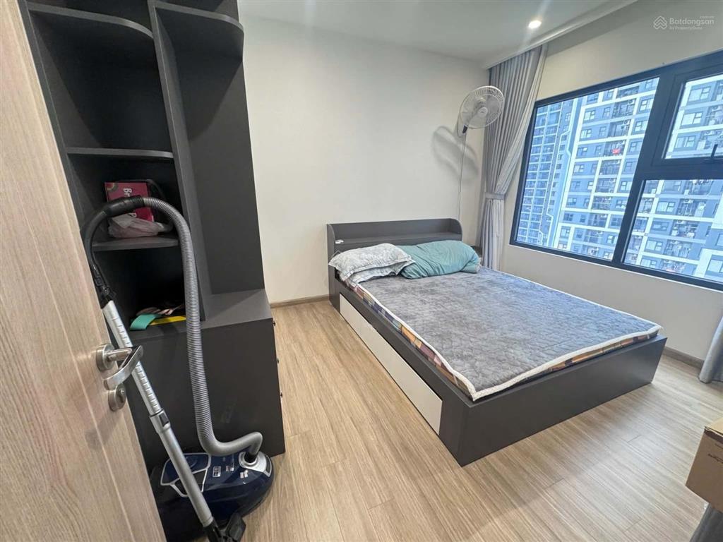 Chính chủ cần bán căn 3pn 80m2 tòa sa3 tầng 2508 vinhomes smart .giá 6.2 tỷ bao phí