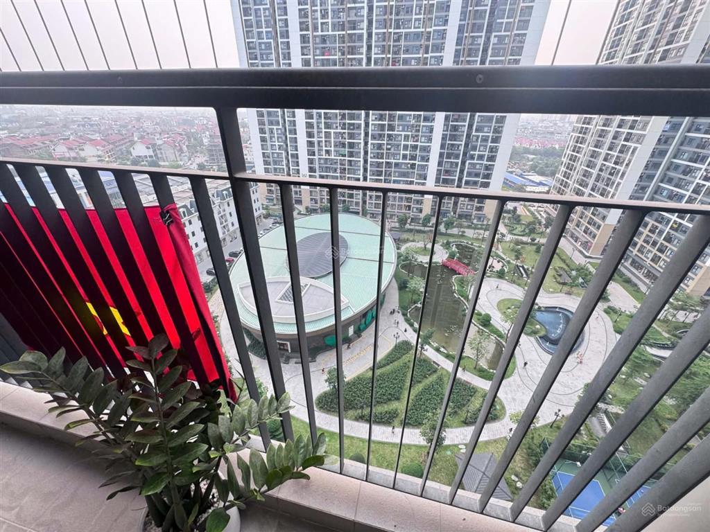 Chính chủ cần bán căn 3pn 80m2 tòa sa3 tầng 2508 vinhomes smart .giá 6.2 tỷ bao phí