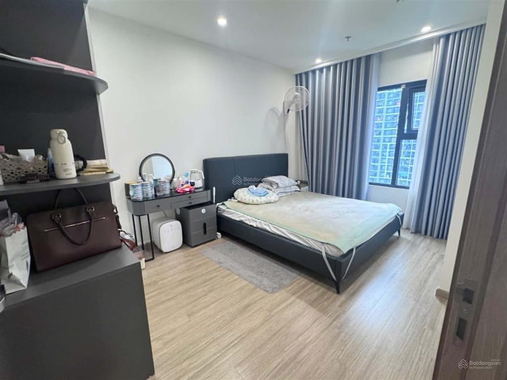 Chính chủ cần bán căn 3pn 80m2 tòa sa3 tầng 2508 vinhomes smart .giá 6.2 tỷ bao phí