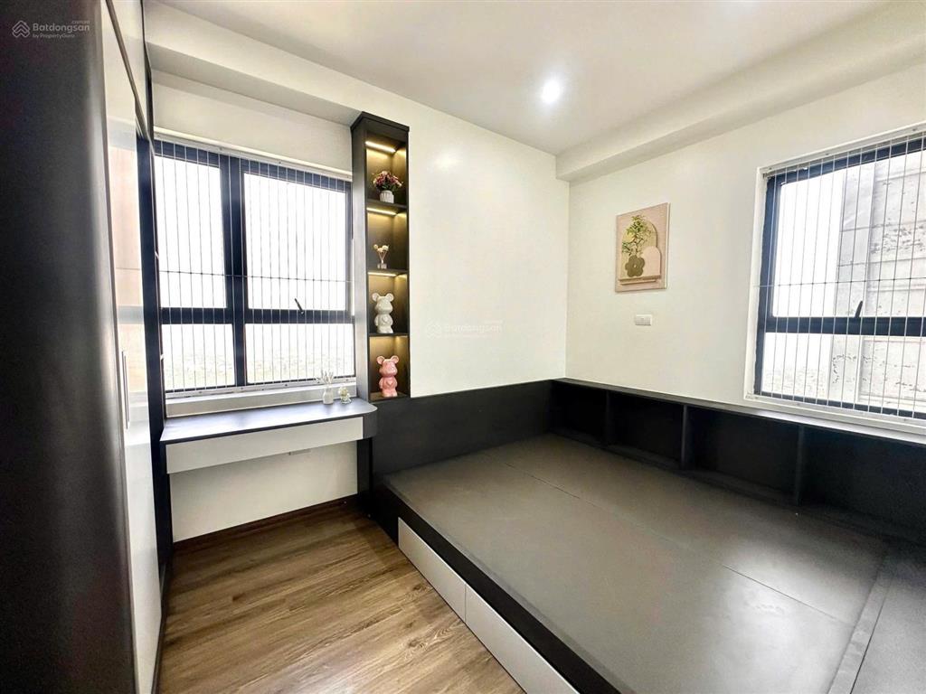 Bán căn góc 3 ngủ 72m2 tòa vp3 linh đàm sổ đỏ chính chủ chỉ 5,9 tỷ view hồ full nội thất mới
