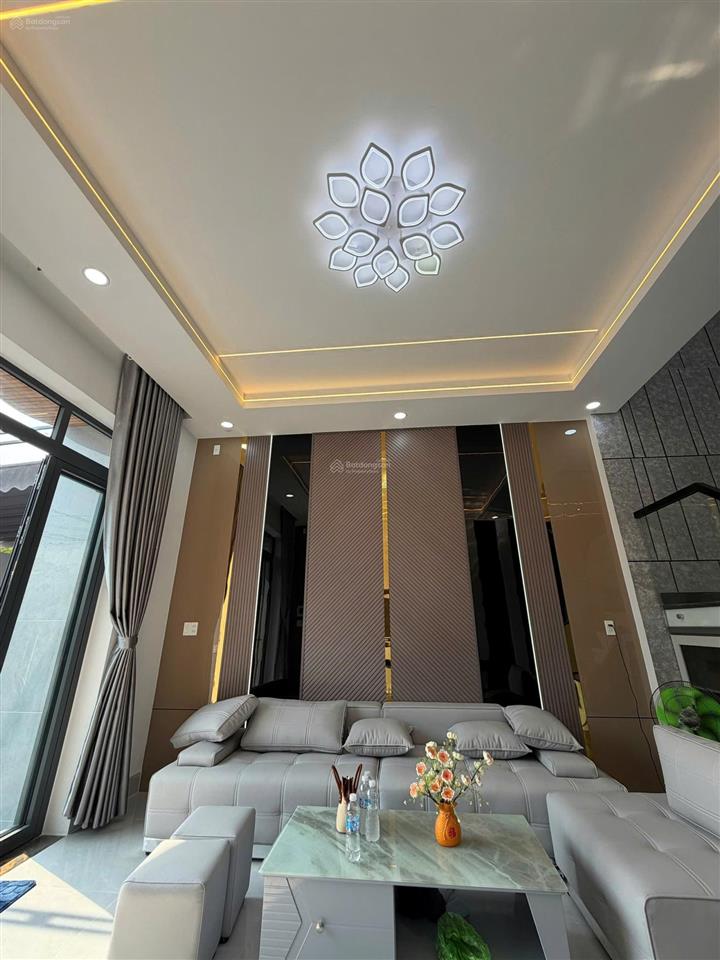 Bán nhà 1 trệt 1 lầu 3pn gần chợ tân phong giá 3,95 tỷ