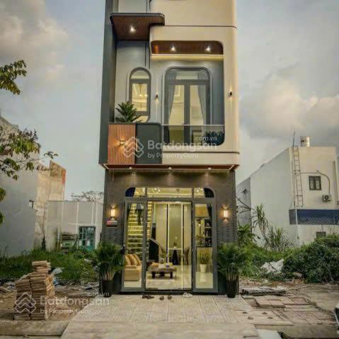 Bán nhà 1 trệt 1 lầu 3pn gần chợ tân phong giá 3,95 tỷ