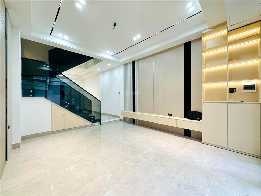 Bán nhà trần nguyên hãn, mặt ngõ thông oto, sát ngã 3 kinh doanh, 45m2x4, mặt tiền 4m, 4 tỷ x