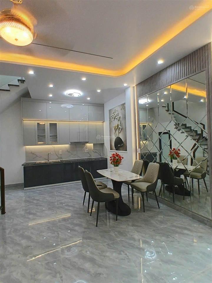 Siêu rẻ, bán nhà chợ cột đèn  dư hàng, mới tinh, 52m2x4 tầng, sân cổng riêng, nhỉnh 3 tỷ