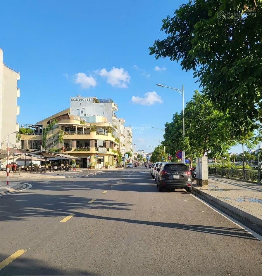 Siêu hiếm, bán nhà mặt phố thế lữ, view hồ tây thu nhỏ giữa lòng thành phố, 70m2 nhỉnh 15 tỷ