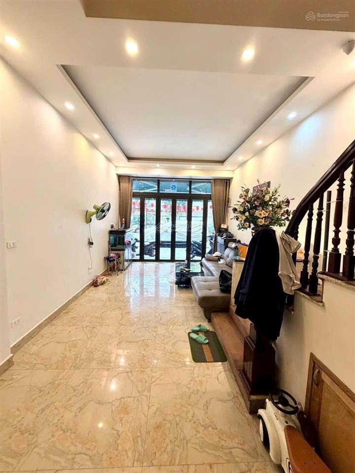 Chỉ 29ty5 siêu phẩm nguyễn chánh 60m2 xây 5 tầng phân lô ô tô tránh dừng đỗ đúng 20m ra phố lớn