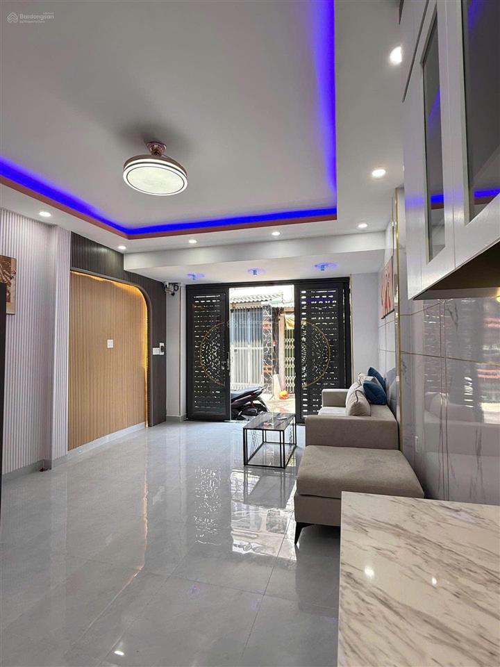 Nhà nở hậu tài lộc  mặt tiền đường nhựa thông  vừa ở vừa kinh doanh  ngay chợ gò vấp