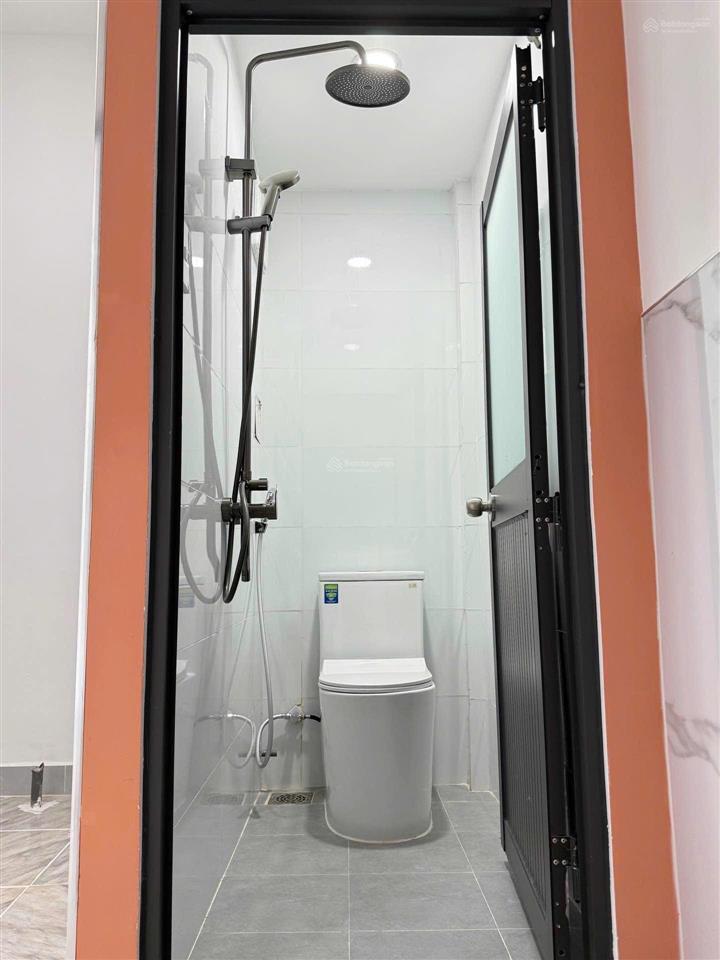 Nhà nở hậu tài lộc  mặt tiền đường nhựa thông  vừa ở vừa kinh doanh  ngay chợ gò vấp